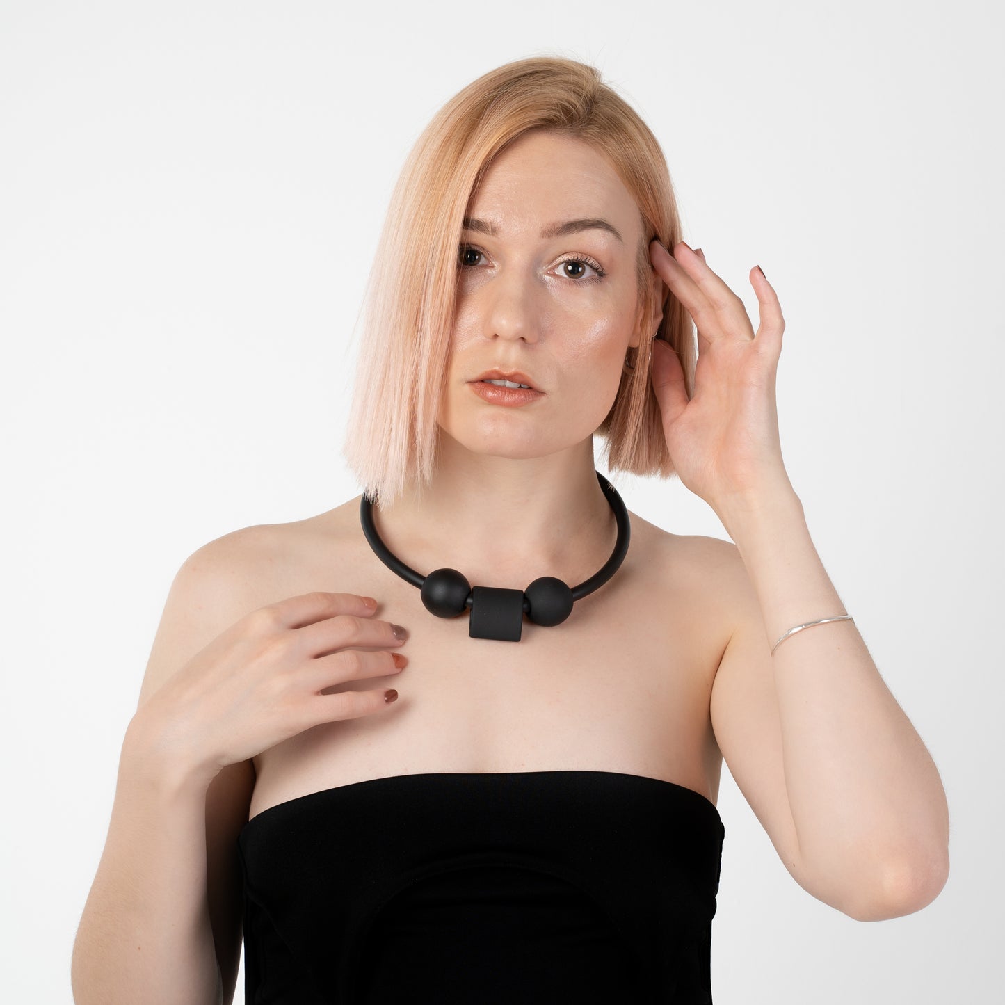 Ogrlica s elementima Black on Black