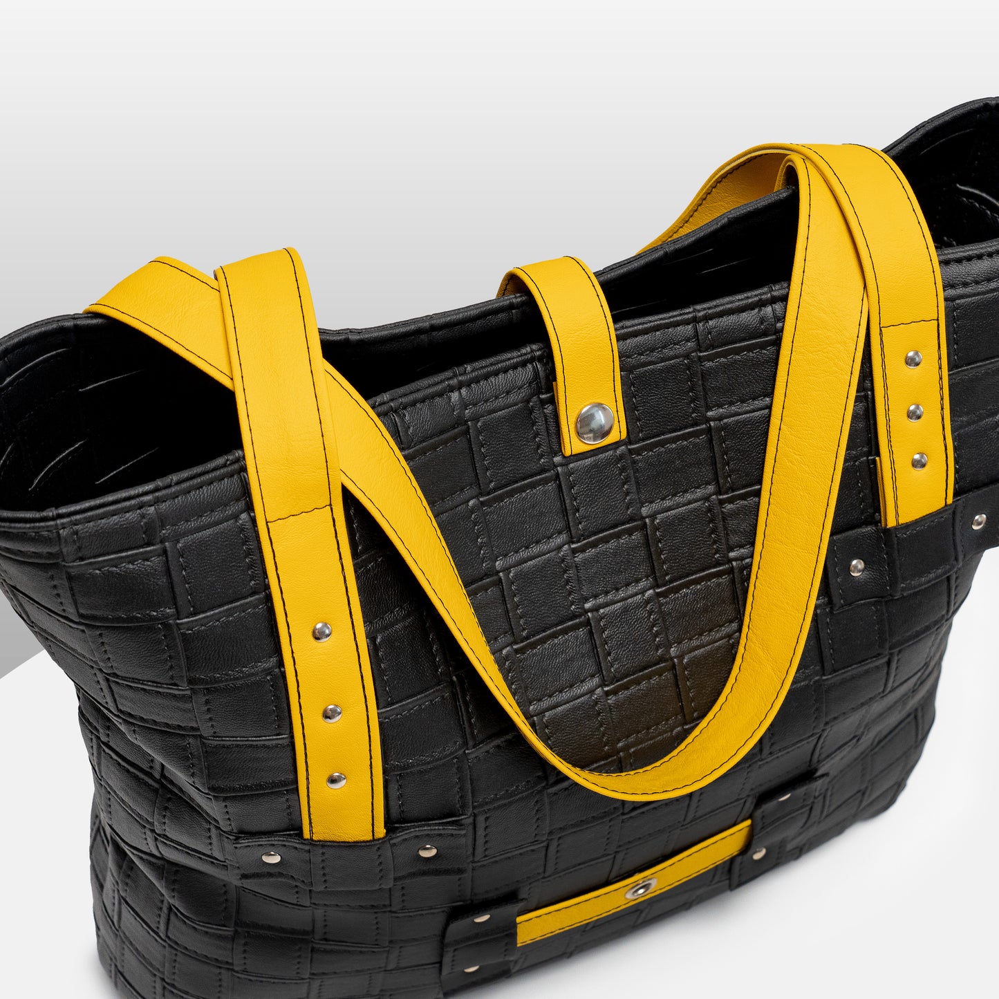 Posvuduša Black & Yellow