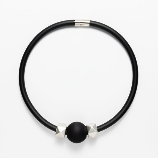 Ogrlica s elementima Black and Silver