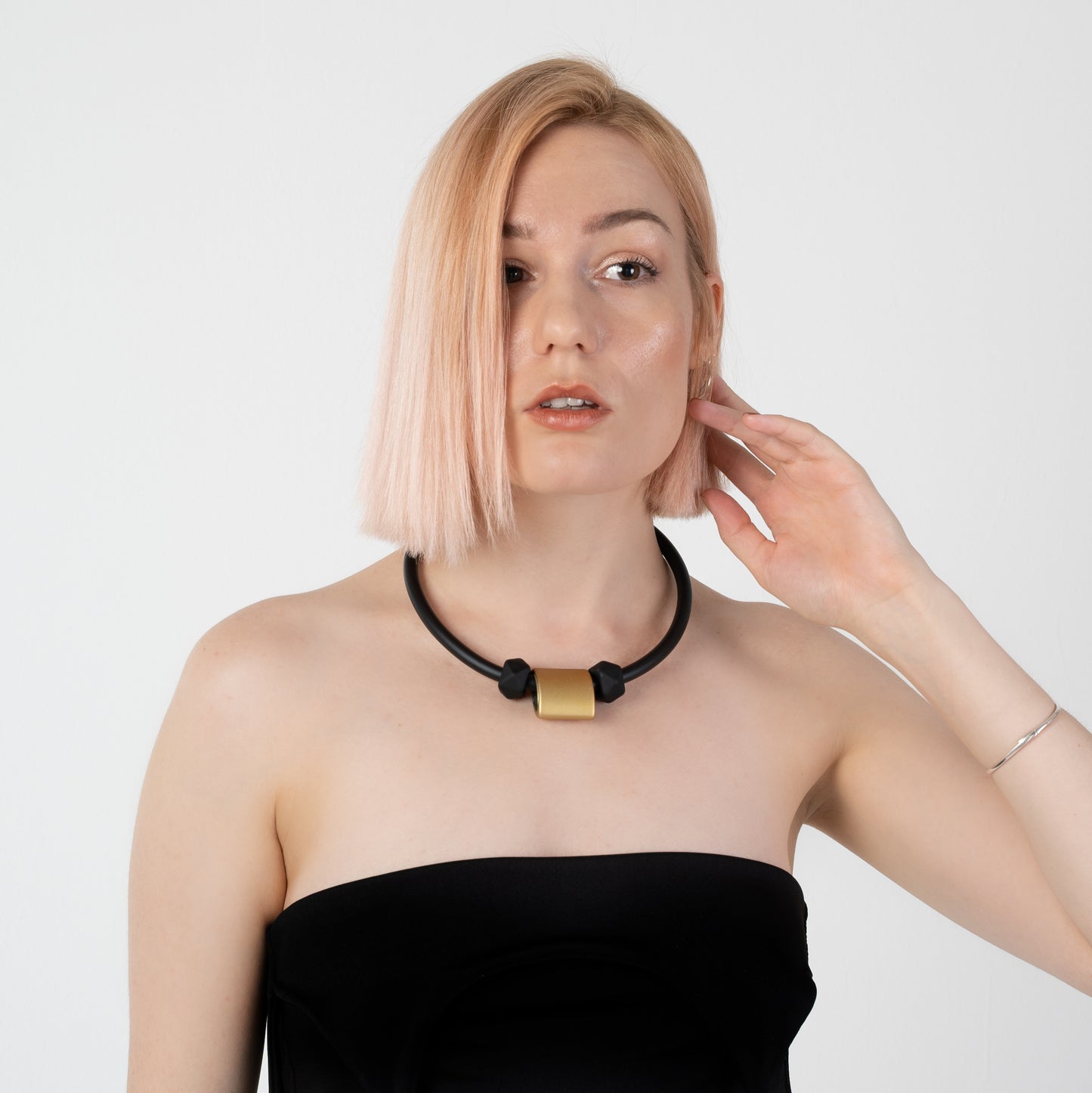 Ogrlica s elementima Gold and Black